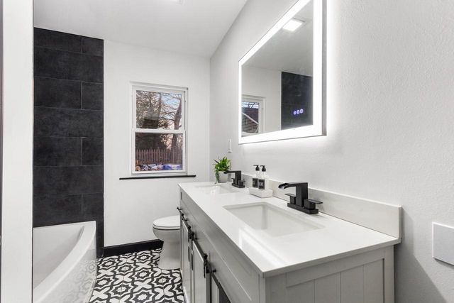 W156N8813 Pilgrim ROAD, Menomonee Falls, WI 53051