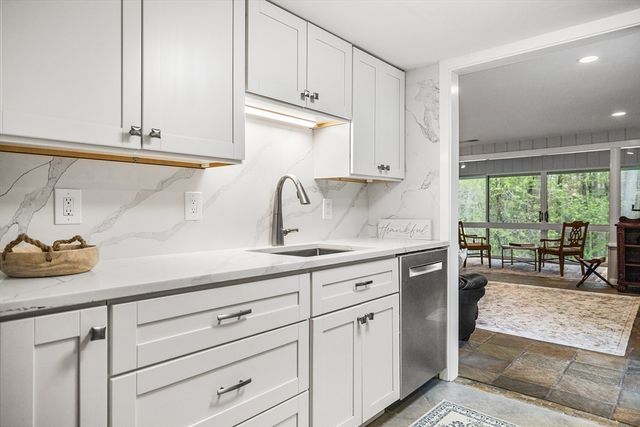 370 Great Rd 8, Acton, MA 01720
