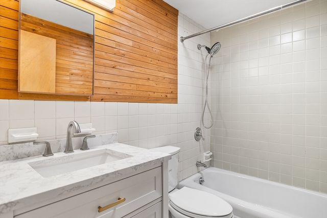 370 Great Rd 8, Acton, MA 01720