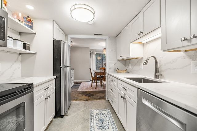 370 Great Rd 8, Acton, MA 01720