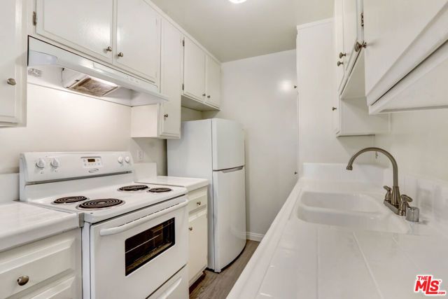 824 Maple Street, Santa Monica, CA 90405