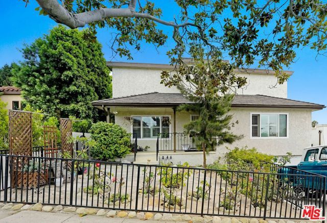 824 Maple Street, Santa Monica, CA 90405