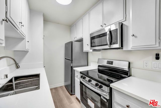 824 Maple Street, Santa Monica, CA 90405