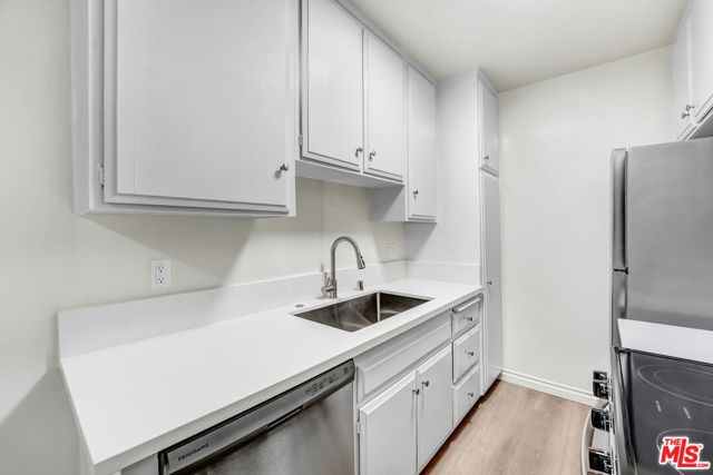 824 Maple Street, Santa Monica, CA 90405