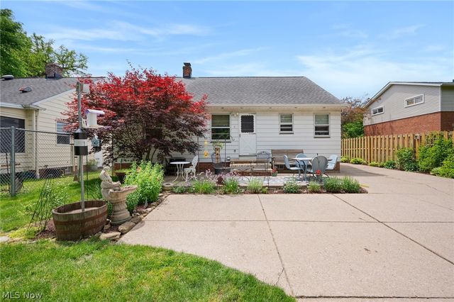 1631 Brainard Road, Lyndhurst, OH 44124