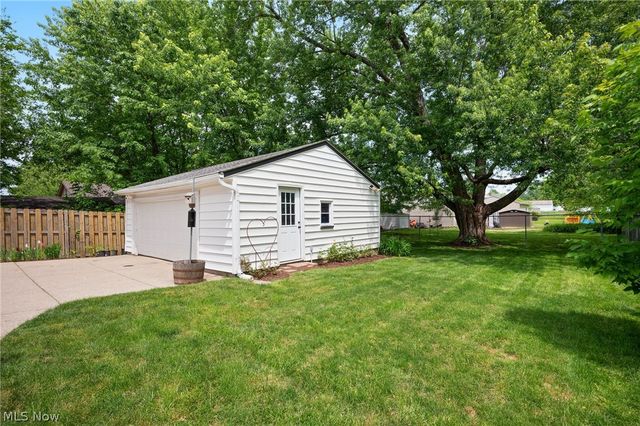 1631 Brainard Road, Lyndhurst, OH 44124