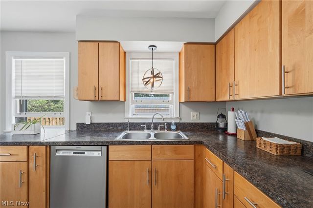 1631 Brainard Road, Lyndhurst, OH 44124