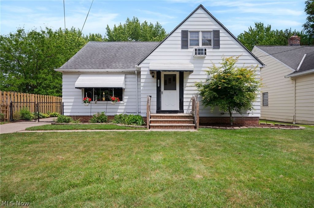 1631 Brainard Road, Lyndhurst, OH 44124