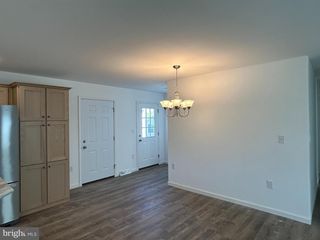 403 EASTWOOD LN, Lancaster, PA 17601