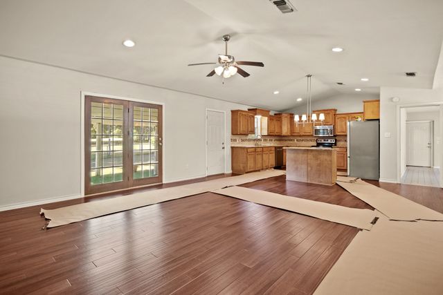 119 Billy Daniels, Mt Pleasant, TX 75455