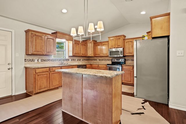 119 Billy Daniels, Mt Pleasant, TX 75455