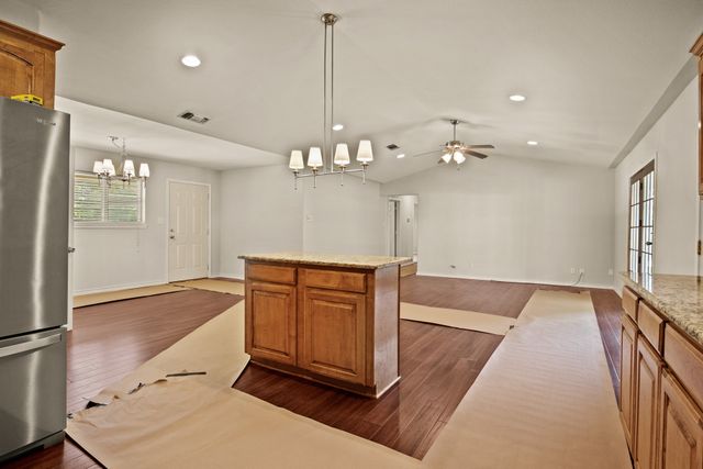 119 Billy Daniels, Mt Pleasant, TX 75455