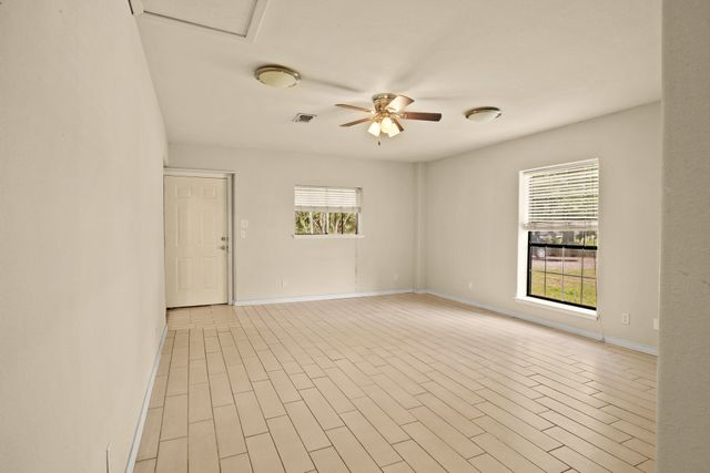 119 Billy Daniels, Mt Pleasant, TX 75455