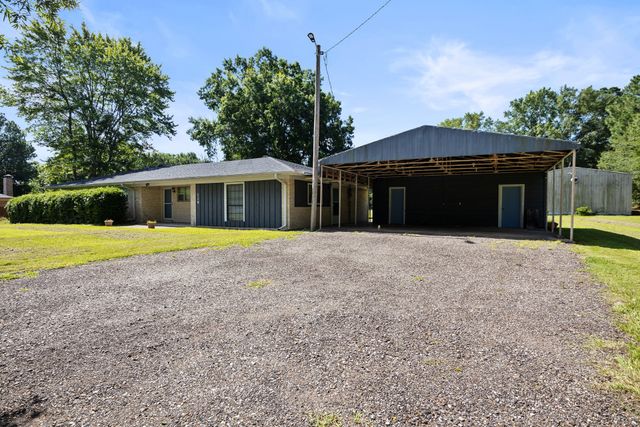 119 Billy Daniels, Mt Pleasant, TX 75455