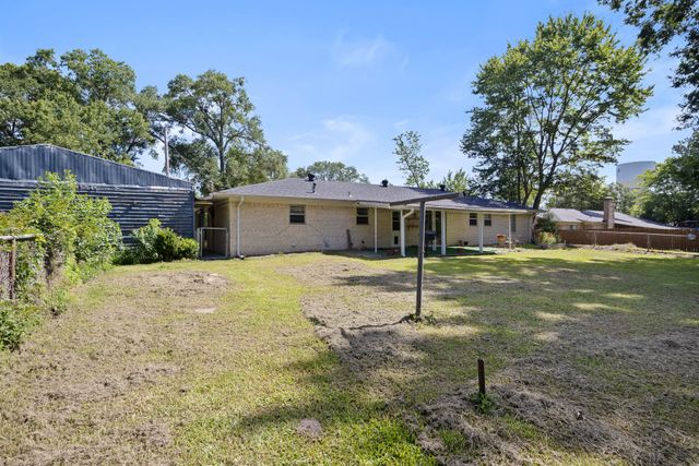 119 Billy Daniels, Mt Pleasant, TX 75455