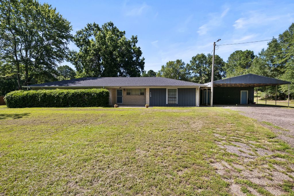 119 Billy Daniels, Mt Pleasant, TX 75455