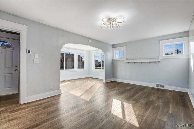 14 Roosevelt Avenue, Buffalo, NY 14215