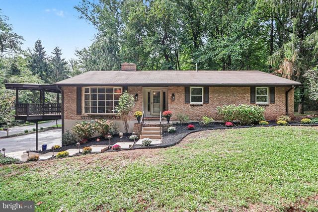 300 TIMBER LN, Mt Gretna, PA 17064