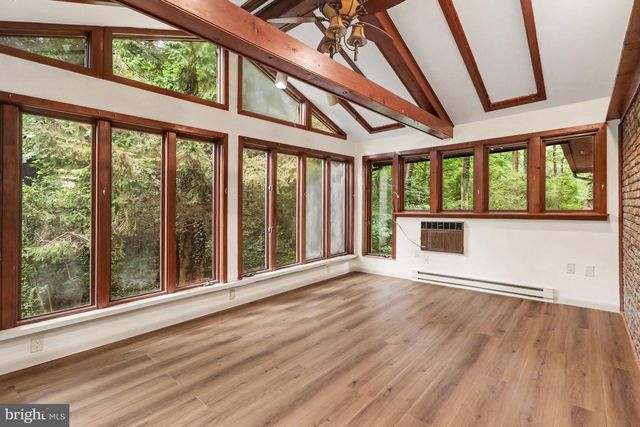 300 TIMBER LN, Mt Gretna, PA 17064