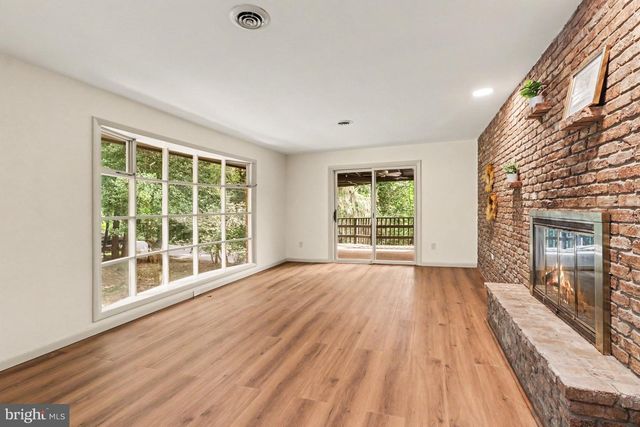 300 TIMBER LN, Mt Gretna, PA 17064