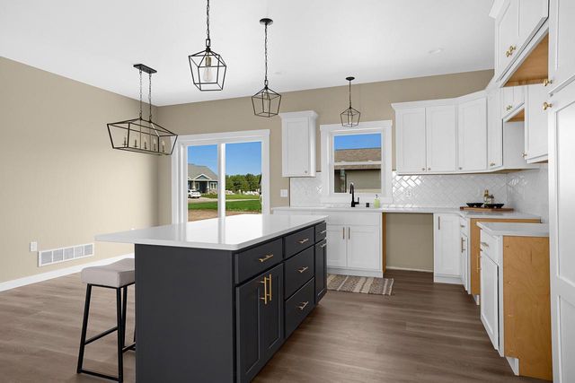 662 Boone LANE, Holmen, WI 54636