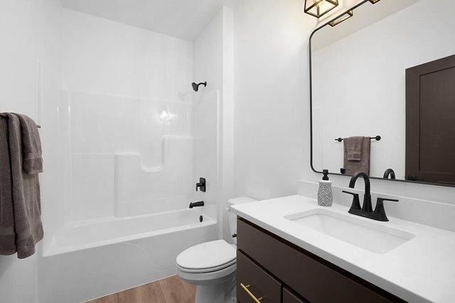 662 Boone LANE, Holmen, WI 54636