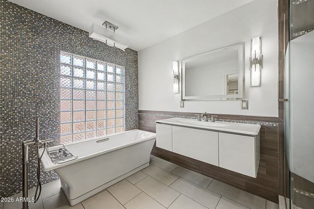 6133 E MOUNTAIN VIEW Road, Paradise Valley, AZ 85253