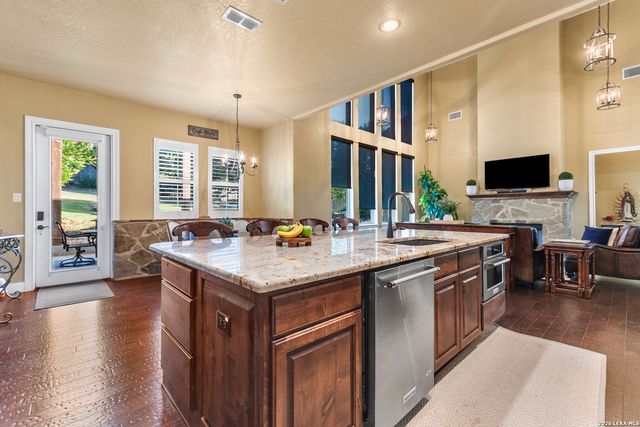 8442 Camp Verde Rio, San Antonio, TX 78255