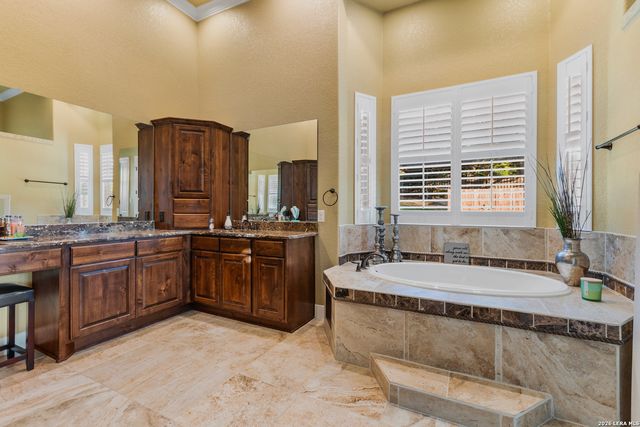 8442 Camp Verde Rio, San Antonio, TX 78255