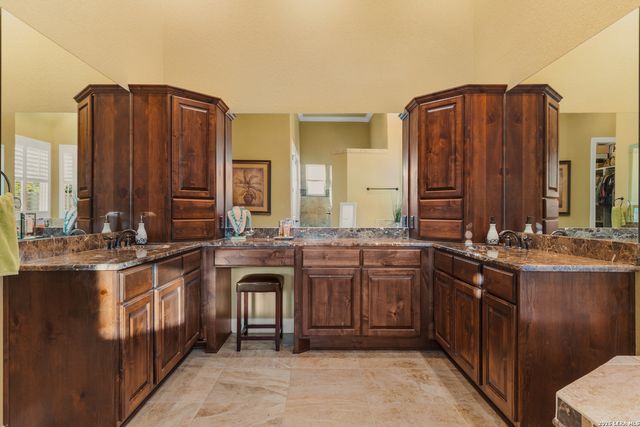 8442 Camp Verde Rio, San Antonio, TX 78255
