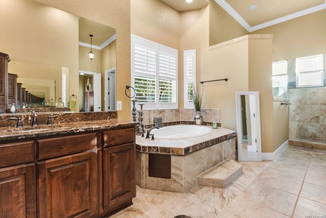 8442 Camp Verde Rio, San Antonio, TX 78255