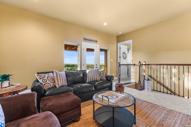8442 Camp Verde Rio, San Antonio, TX 78255