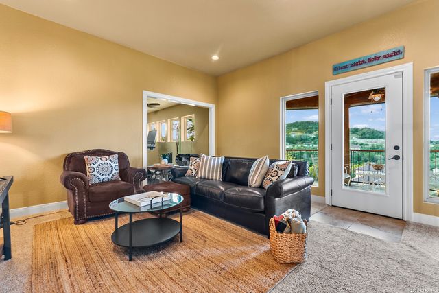 8442 Camp Verde Rio, San Antonio, TX 78255