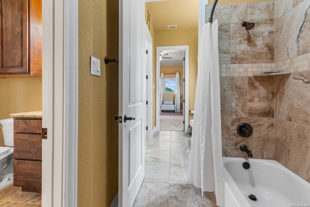 8442 Camp Verde Rio, San Antonio, TX 78255