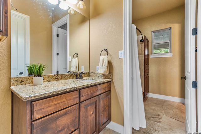 8442 Camp Verde Rio, San Antonio, TX 78255