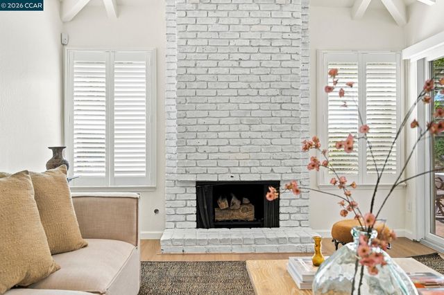 303 Calle La Mesa, Moraga, CA 94556