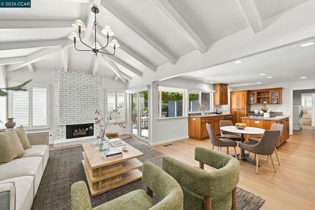 303 Calle La Mesa, Moraga, CA 94556