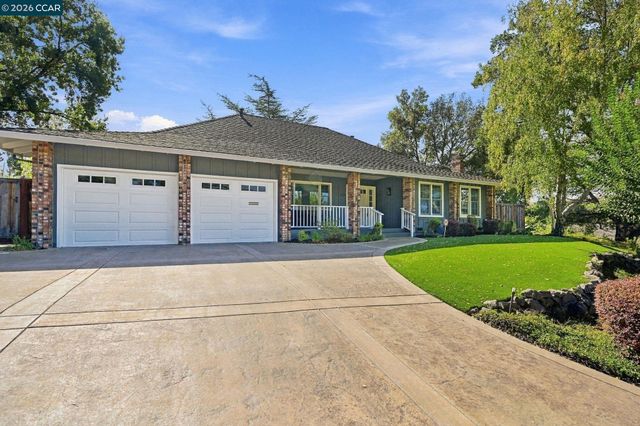 303 Calle La Mesa, Moraga, CA 94556