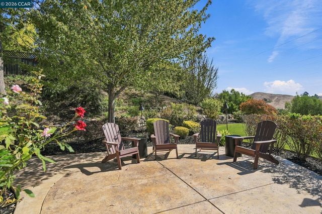 303 Calle La Mesa, Moraga, CA 94556