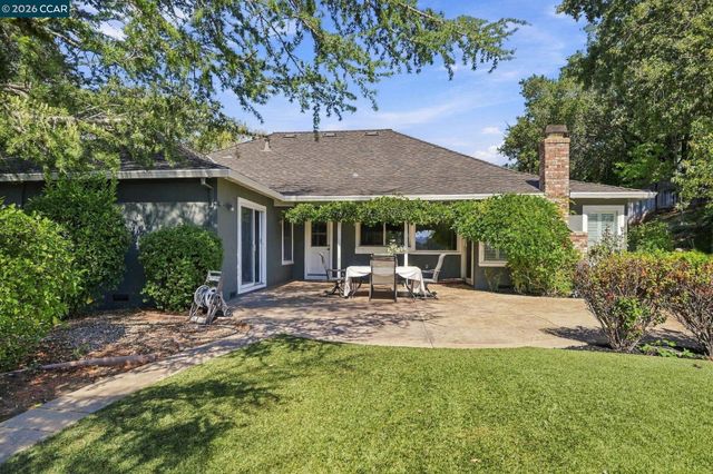 303 Calle La Mesa, Moraga, CA 94556