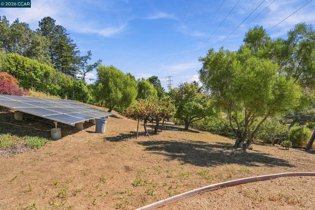 303 Calle La Mesa, Moraga, CA 94556