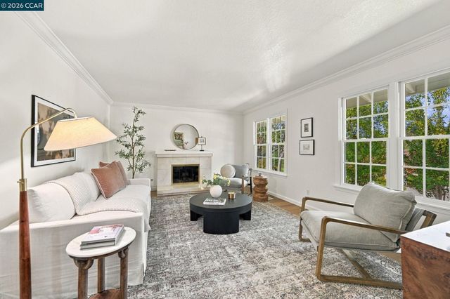 303 Calle La Mesa, Moraga, CA 94556