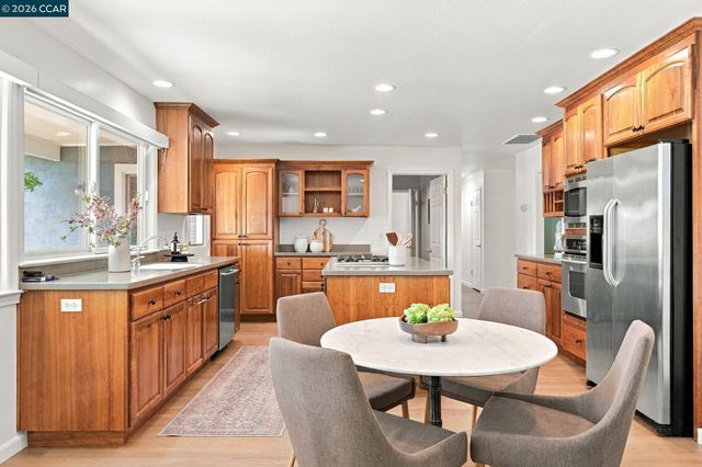 303 Calle La Mesa, Moraga, CA 94556