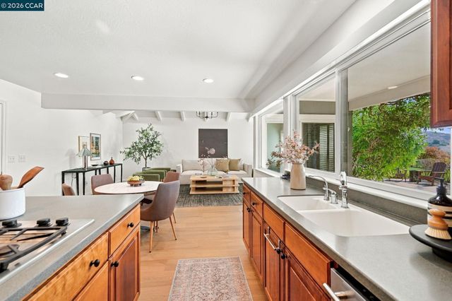 303 Calle La Mesa, Moraga, CA 94556