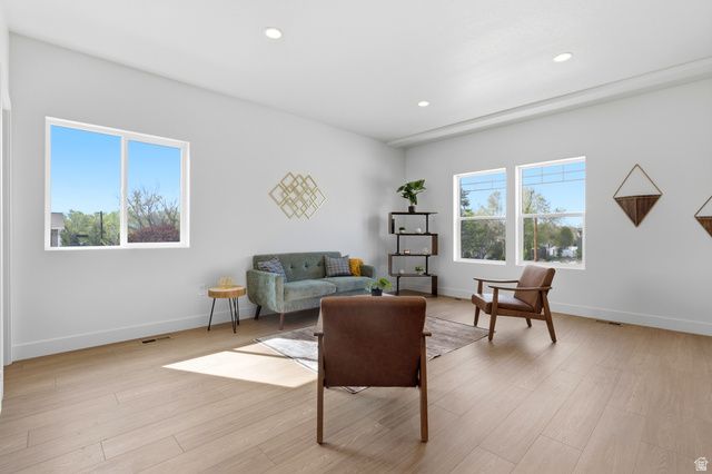 7645 S 300 E, Sandy, UT 84047