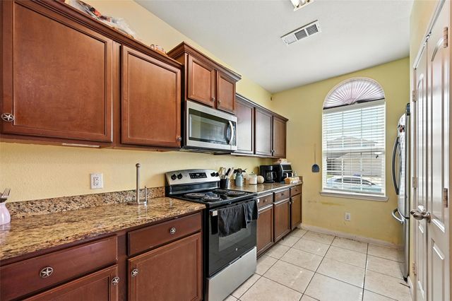 122 Presidents Way, Venus, TX 76084
