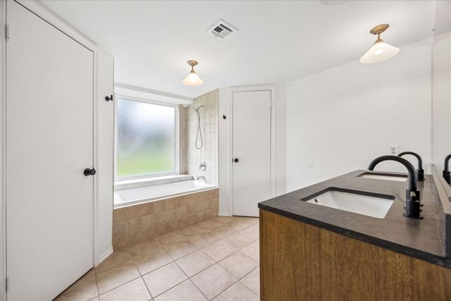2609 Monarch DR, Austin, TX 78748