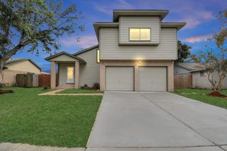 1111 W Brompton Drive, Pearland, TX 77584