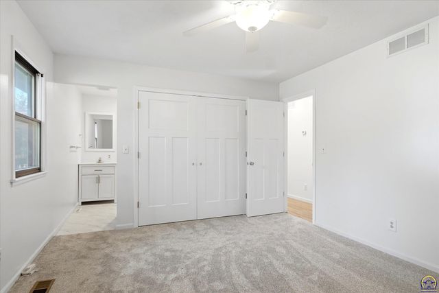 4935 SE Tecumseh RD, Berryton, KS 66409