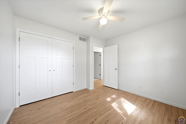 4935 SE Tecumseh RD, Berryton, KS 66409